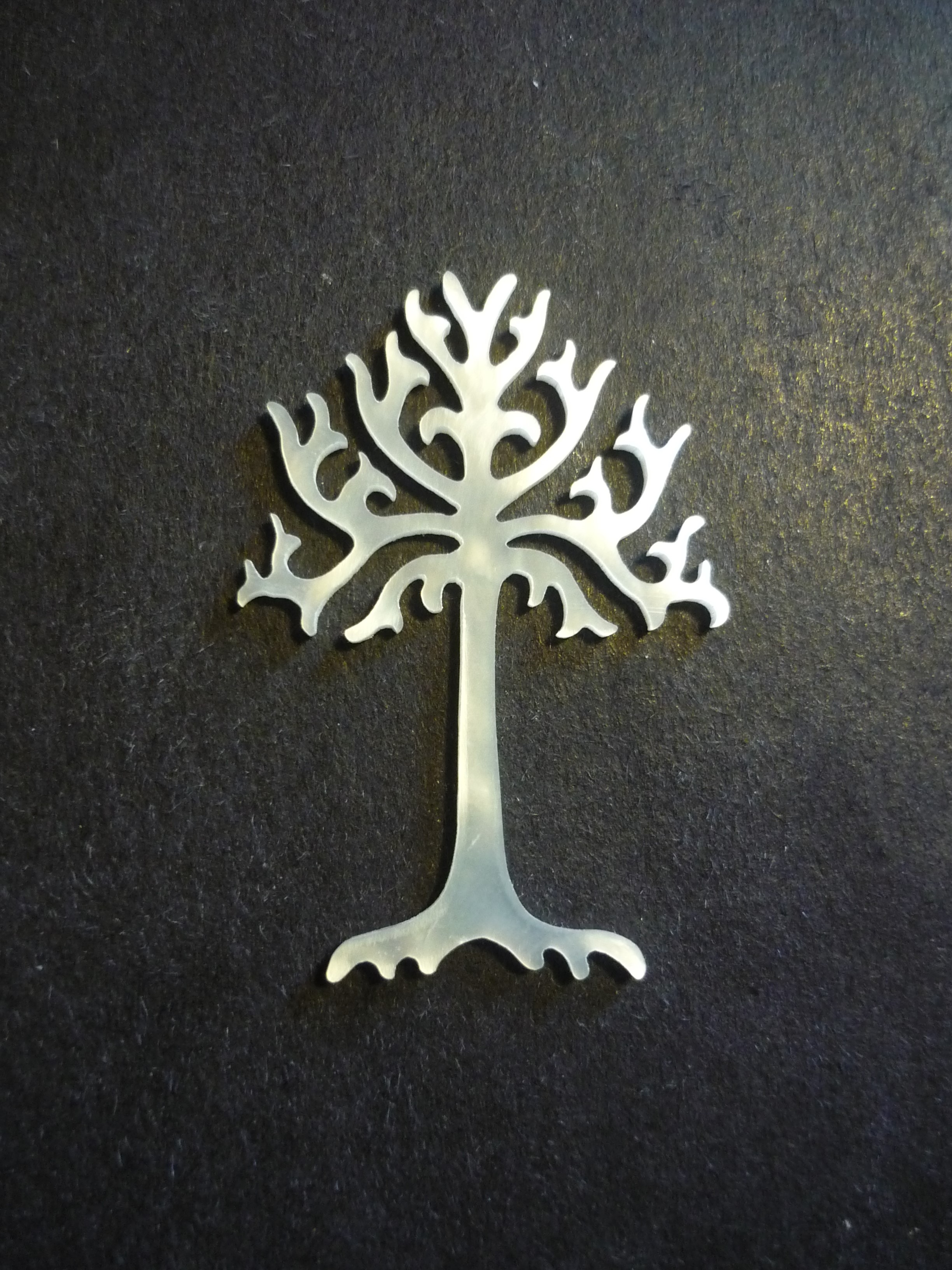 SJBanjos Motif in White MOP